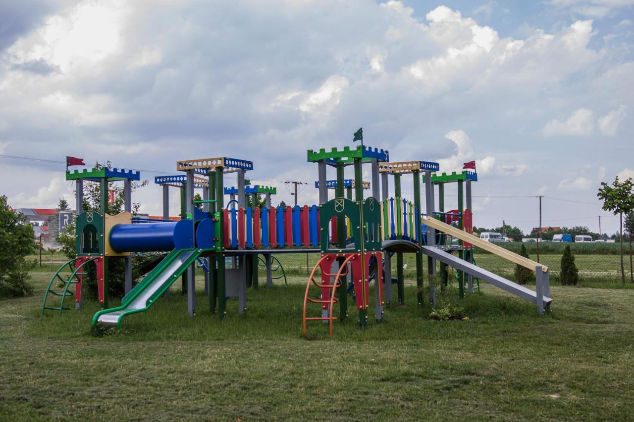 Dworek Jablonna Jablonna Majatek エクステリア 写真